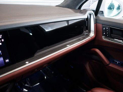 New 2026 Porsche Cayenne Turbo image 23