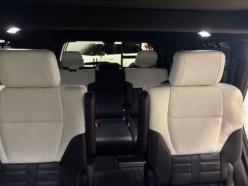 Used 2025 Toyota Sequoia Capstone AWD/4WD image 31