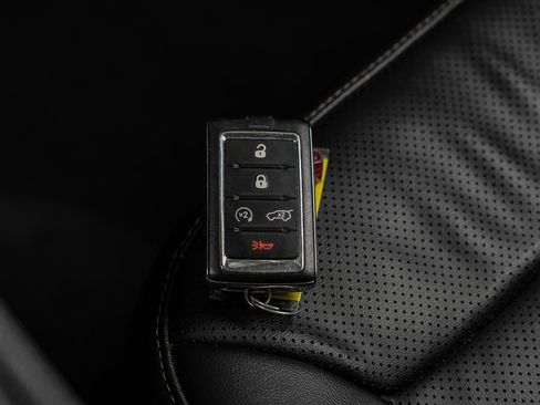 Used 2023 Jeep Grand Cherokee L Limited w/ Luxury Tech Group II image 70