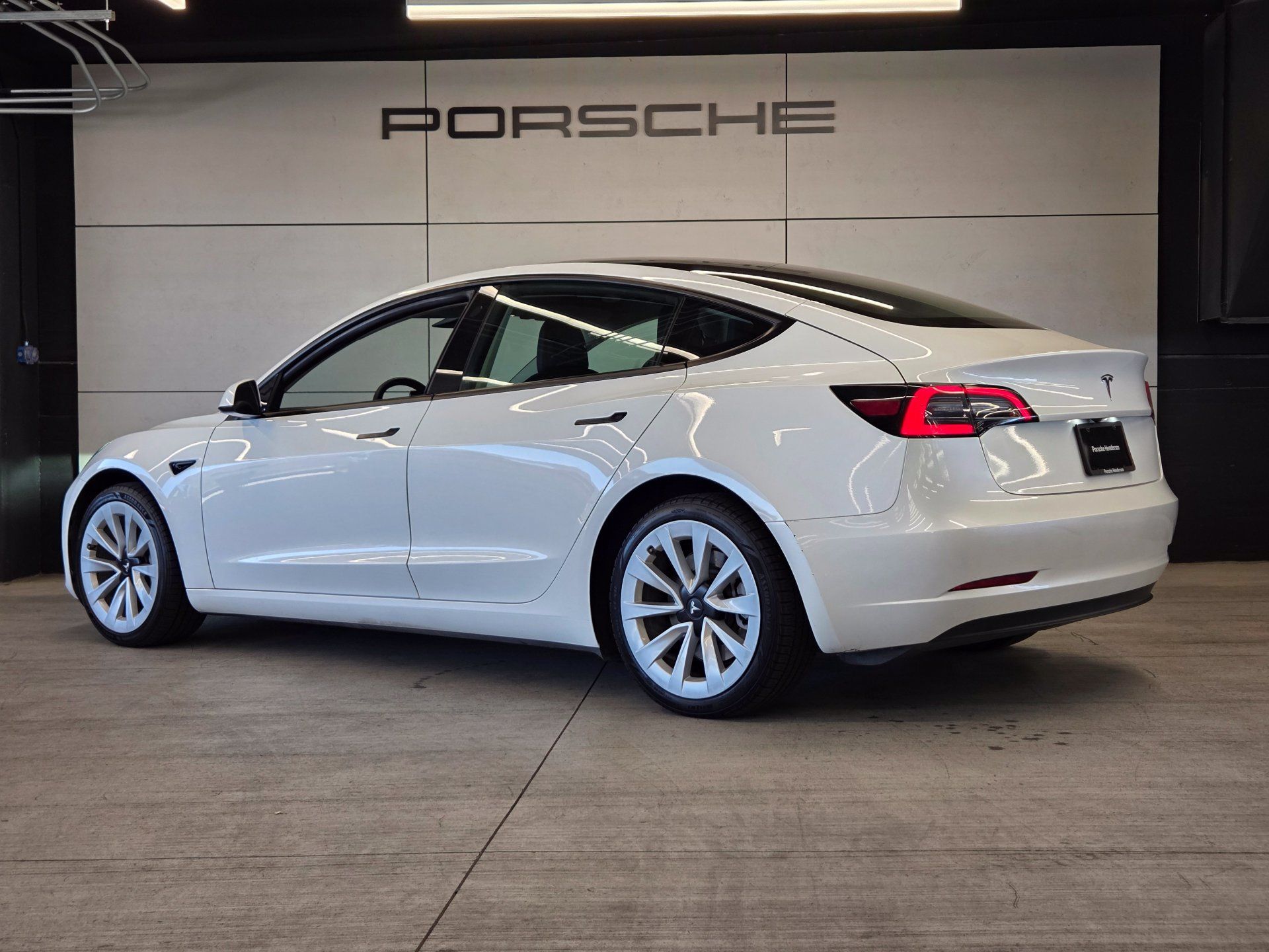 Used 2023 Tesla Model 3 Standard Range RWD image 3