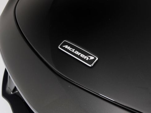 Used 2023 McLaren Artura RWD image 34