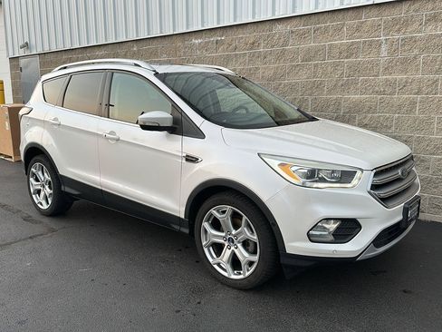 Used 2017 Ford Escape Titanium w/ Equipment Group 301A FWD image 2