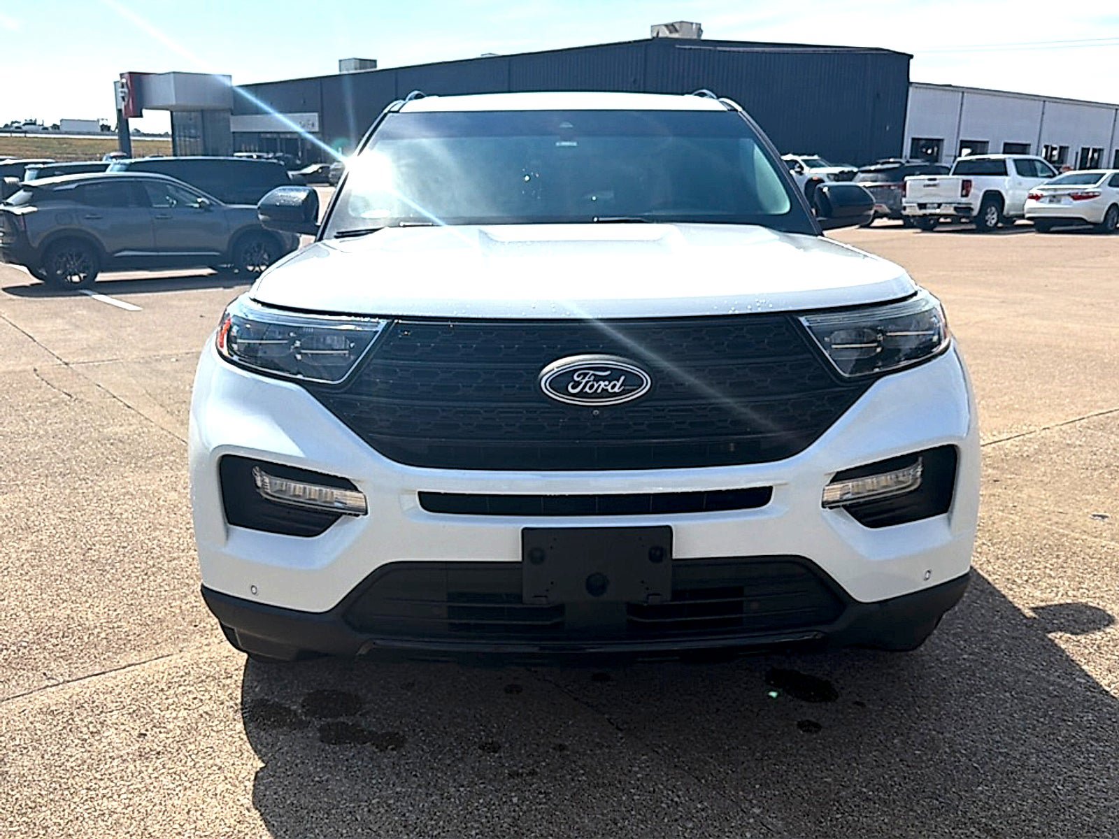 Used 2021 Ford Explorer Limited w/ Equipment Group 301A RWD image 3