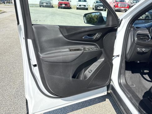 Used 2023 Chevrolet Equinox RS image 10