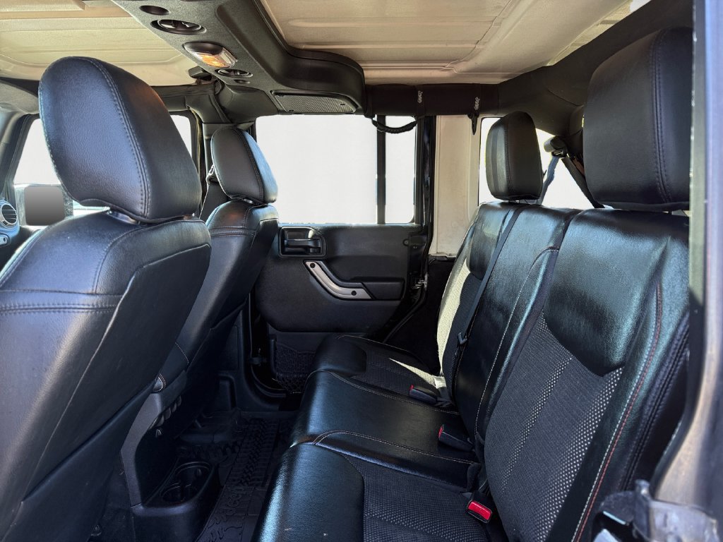 Used 2016 Jeep Wrangler Unlimited Sahara AWD/4WD image 14