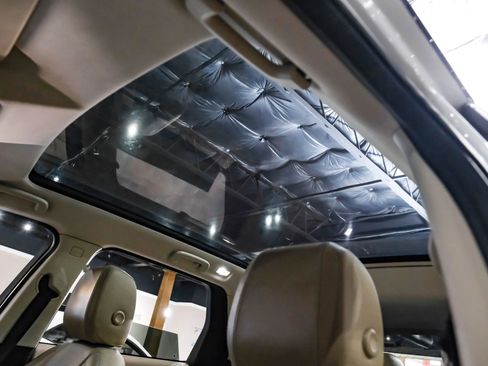 Used 2017 Land Rover Discovery Sport HSE image 5