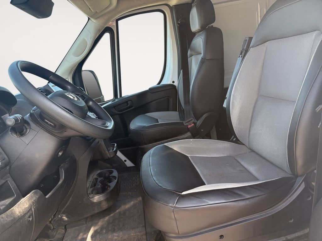 Used 2025 RAM ProMaster 2500 w/ Convenience Group FWD image 9