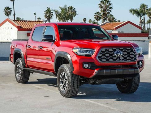 Used 2023 Toyota Tacoma TRD Off-Road w/ Advanced Technology Package image 4