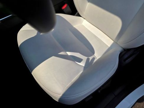 Used 2020 Tesla Model Y Long Range AWD/4WD image 31