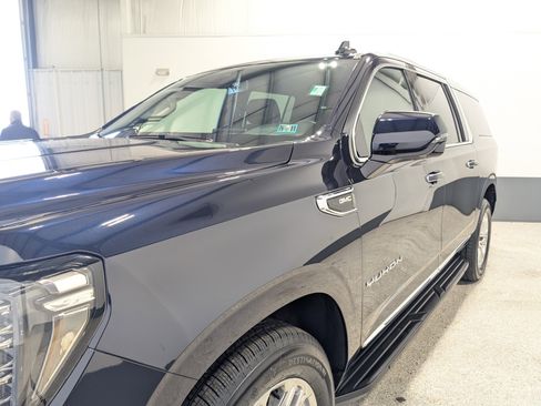 Used 2022 GMC Yukon XL SLT w/ SLT Luxury Package image 7