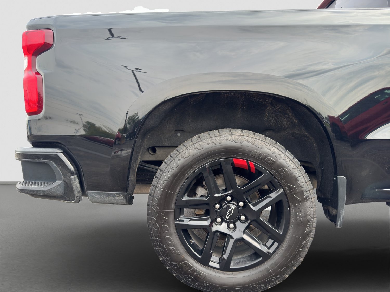 Used 2022 Chevrolet Silverado 1500 RST w/ Redline Edition AWD/4WD image 23