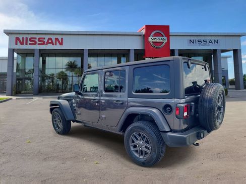 Used 2024 Jeep Wrangler Unlimited Sport AWD/4WD image 4