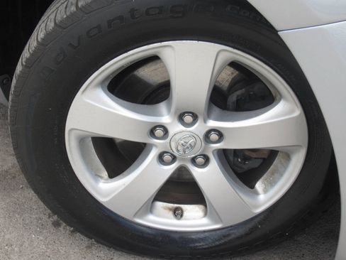 Used 2011 Toyota Sienna LE FWD image 4