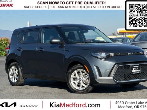 Used 2024 Kia Soul LX w/ Option Group 015 FWD image 1