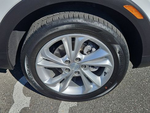 Certified 2023 Buick Encore GX Preferred w/ Cold Weather Comfort Package AWD/4WD image 8