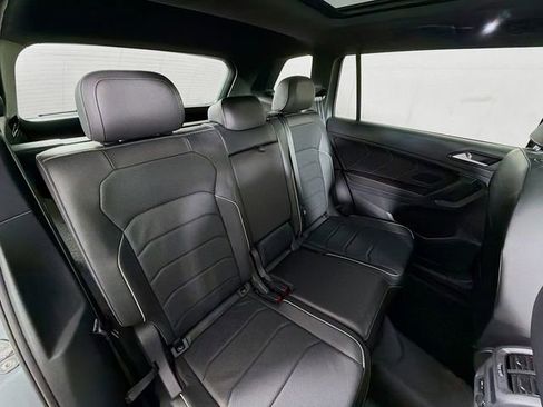 Used 2022 Volkswagen Tiguan SEL R-Line image 29