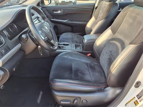 Used 2015 Toyota Camry XSE image 6