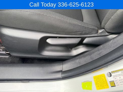 Used 2022 Toyota Corolla LE FWD image 13