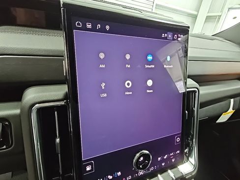 New 2025 GMC Yukon XL Denali w/ Sun & Power Step Package image 15