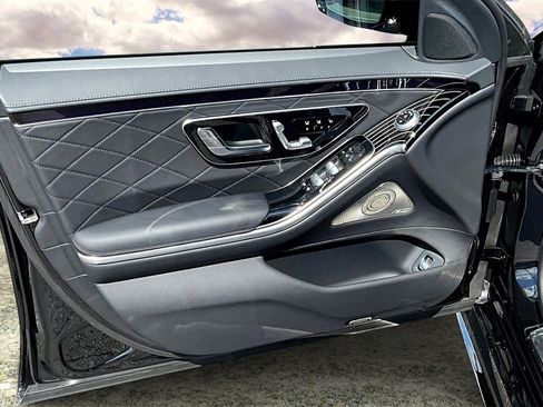Used 2025 Mercedes-Benz S 580 4MATIC Sedan image 20