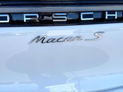 Used 2023 Porsche Macan S AWD/4WD image 32