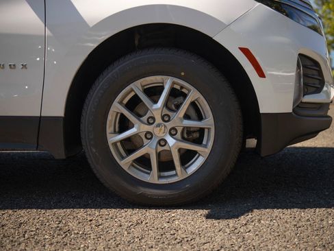 Used 2024 Chevrolet Equinox LT AWD/4WD image 25