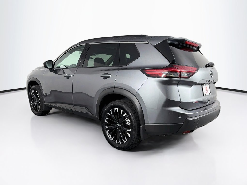 Used 2026 Nissan Rogue Dark Armor FWD image 7