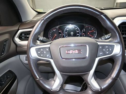 Used 2021 GMC Acadia SLT w/ Technology Package FWD image 8