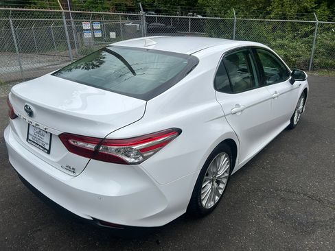 Used 2019 Toyota Camry XLE w/ Driver Assist Package image 5