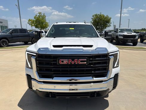 Used 2026 GMC Sierra 2500 Pro w/ 1SA Pro Safety Plus Package AWD/4WD image 8