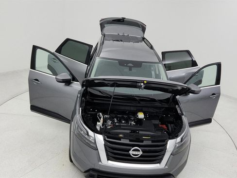 Used 2025 Nissan Pathfinder SV image 24