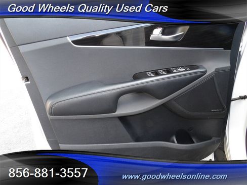 Used 2019 Kia Sorento EX w/ EX Touring Package AWD/4WD image 26
