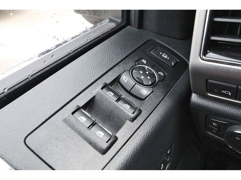 Used 2022 Ford F250 Platinum w/ FX4 Off-Road Package AWD/4WD image 22