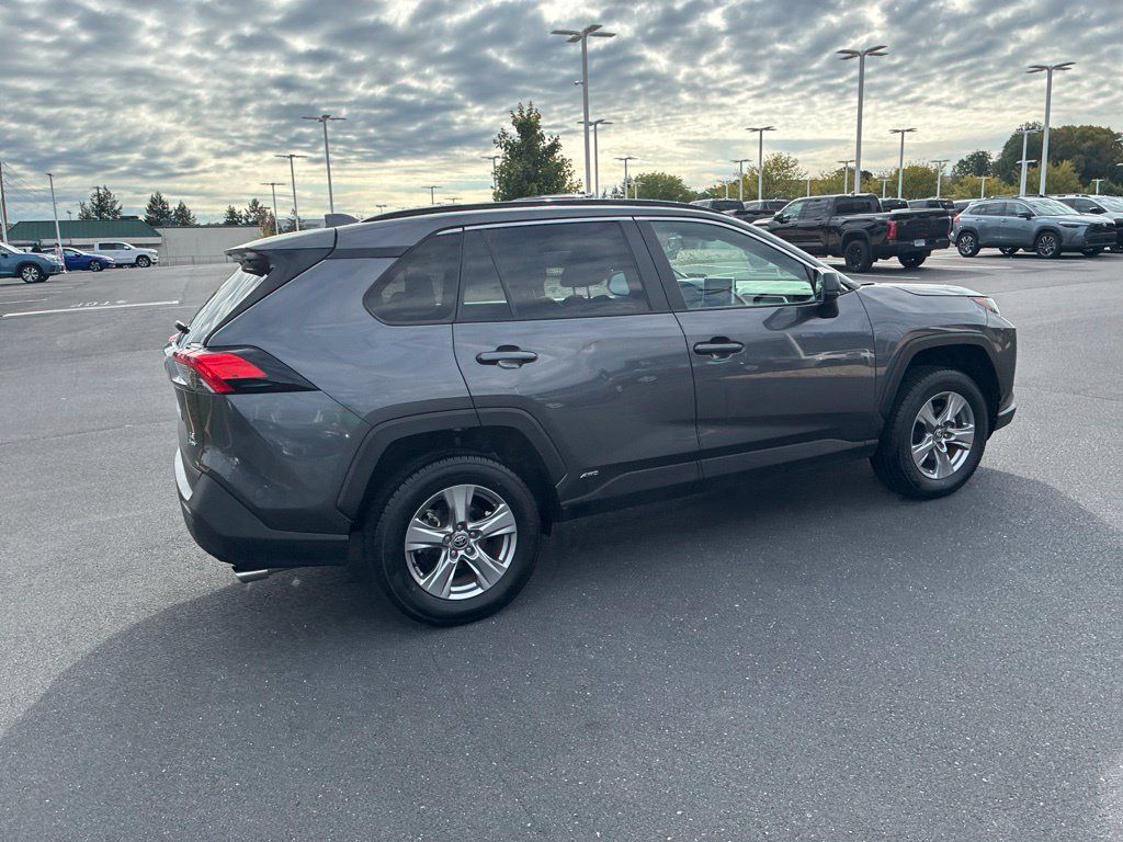 Used 2025 Toyota RAV4 LE AWD/4WD image 6