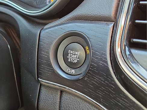 Used 2020 Jeep Grand Cherokee High Altitude image 32