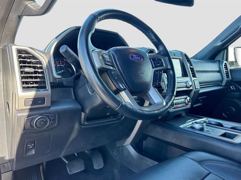 Used 2021 Ford Expedition XLT image 9