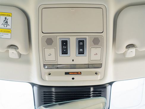 Used 2021 Land Rover Range Rover Evoque SE AWD/4WD image 39