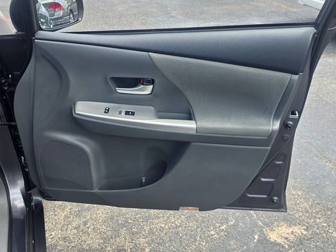 Used 2014 Toyota Prius V Three FWD image 12