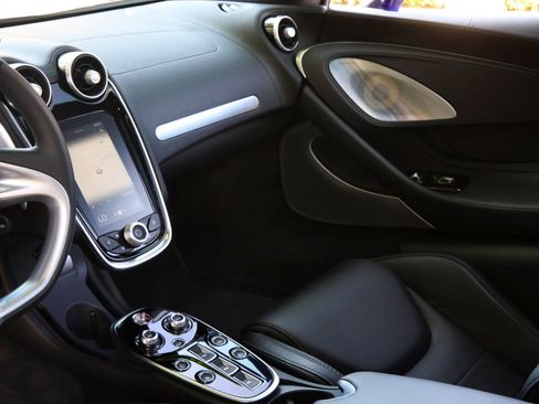 Used 2023 McLaren GT RWD image 18