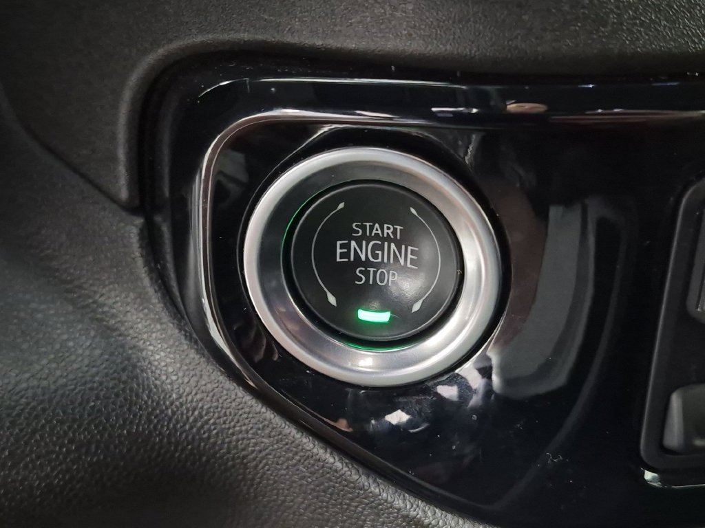 Used 2025 GMC Sierra 1500 SLT AWD/4WD image 27
