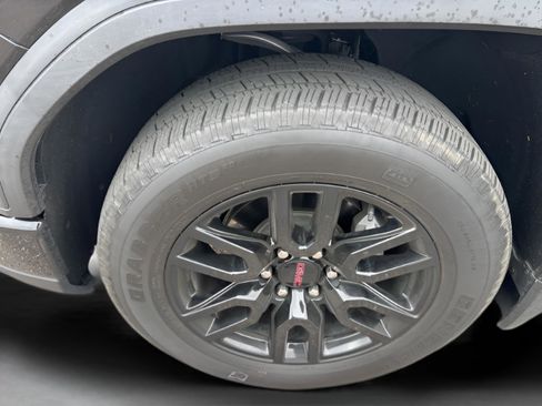 Used 2022 GMC Sierra 1500 Elevation w/ Elevation Premium Package image 9