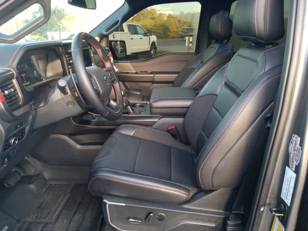 Used 2025 Ford F150 Raptor AWD/4WD image 17
