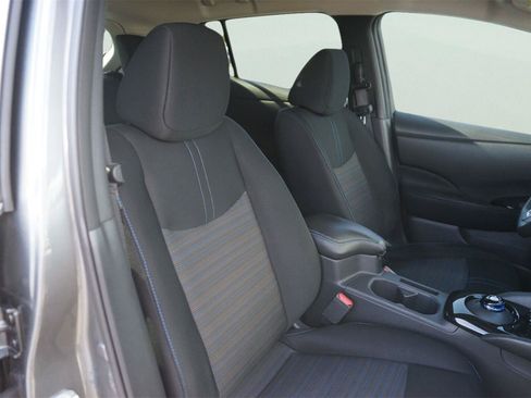 Used 2018 Nissan Leaf SV FWD image 19