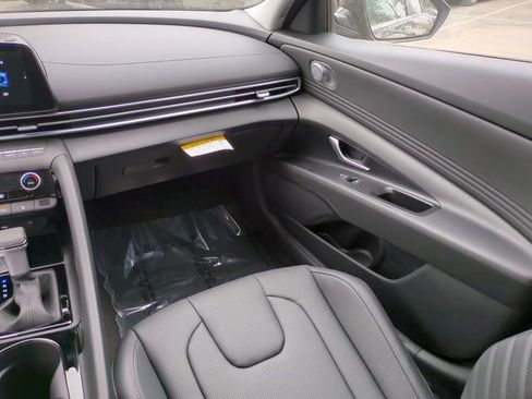 New 2026 Hyundai Elantra Limited FWD image 16