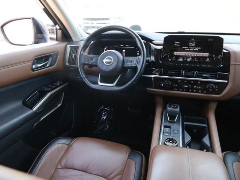 Used 2023 Nissan Pathfinder Platinum AWD/4WD image 25