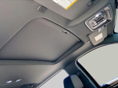 Used 2025 Chevrolet Silverado 1500 LT Trail Boss w/ Convenience Package II AWD/4WD image 14