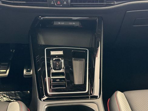 New 2026 Volkswagen GTI SE FWD image 26