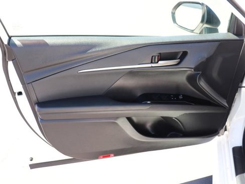 Used 2025 Toyota Camry SE FWD image 10