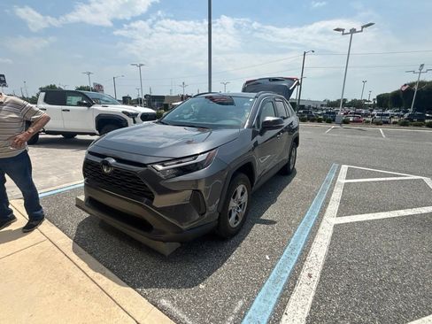 Used 2025 Toyota RAV4 XLE w/ Convenience Package FWD image 3