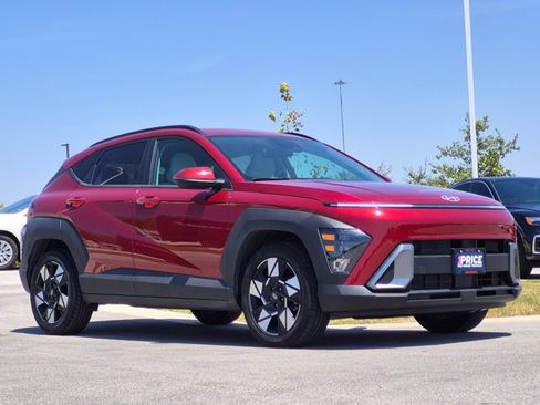 Used 2025 Hyundai Kona SEL FWD image 3